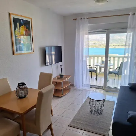 Fishers View Apartment *